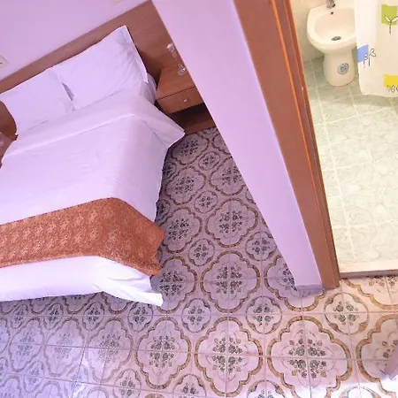 Hotel Cathrine 2*