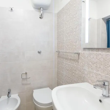Hotel Cathrine 2*
